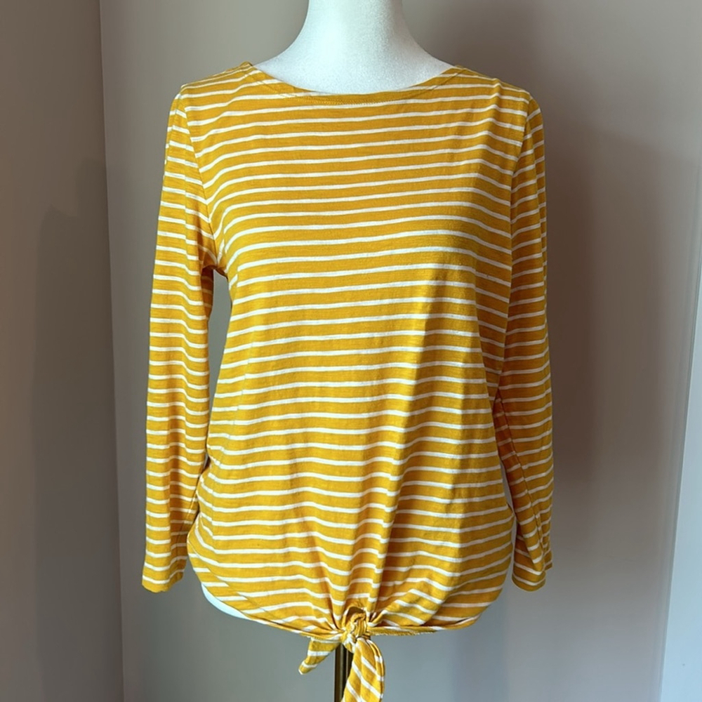 Bundle 6 Old Navy Size Small Tops, Tanks, Tees Black, White Yellow Stripes - Picture 5 of 10